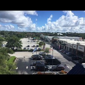 Meet your Posher, Evelin